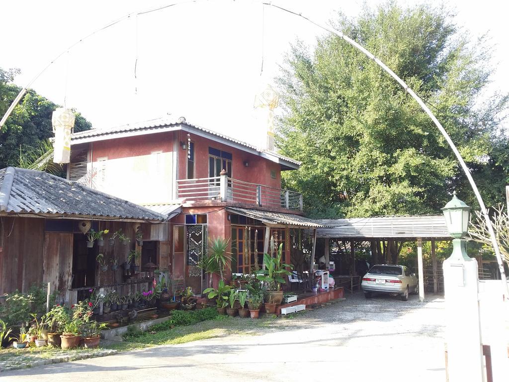 Maeloegyi Maesariang Hotel Mae Sariang Exterior foto